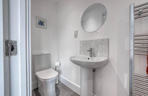 Primrose Court Private Parking near NEC - Photo 21