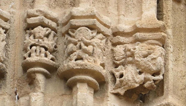 Detalles de los antiguos edificios de Jávea