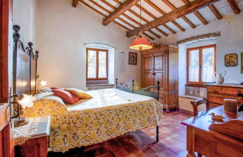 4 Bedroom Beautiful Home In Acqualagna - Foto 8