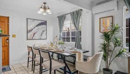 Entire Private Home with 4 Bedrooms 2 Bathrooms, Garage & Gated Yard, Near San Diego Gaslamp, Beach, Available Now - Foto 2