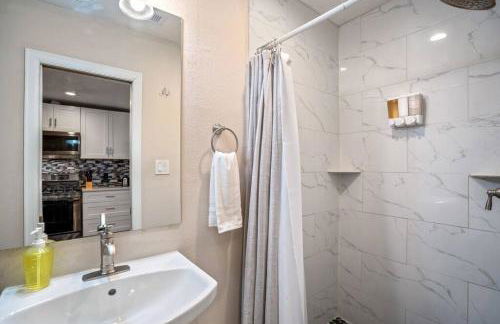 Winter Retreat 3b 3ba Huge backyard Mins from Downtown - Foto 31