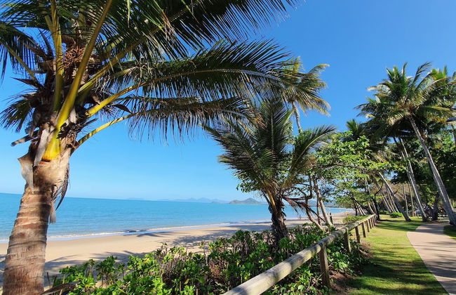 Tropical Unit with Private Fenced Garden Close to The Beach 5 - Foto 21