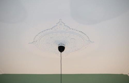 Extravagant 6 Bed Victorian Townhouse with Hot Tub - Photo 18