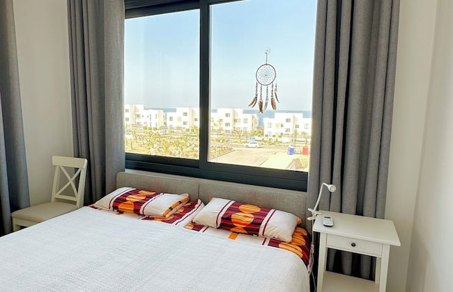 Cosy Apartment With Scenic Terrace Views - Photo 3