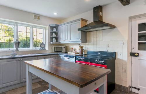 Secluded Mansion Retreat - Expansive Private Oasis - Pass the Keys - Foto 8