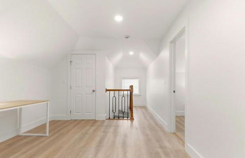 NEW! Gated, Secure, Modern, Beauriful 6 bdr, 4 bth, Near Everything - Foto 22