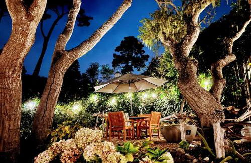 Gorgeous 3-bdrm home, walk to town and beach - Photo 1