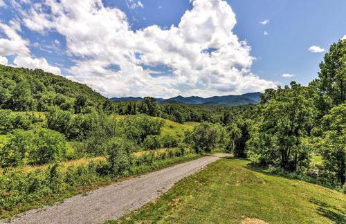 Romantic Mountain Retreat with Hot Tub and Panoramic Views Near Marshall, NC - Foto 33