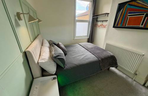 Southend city Escape, SS1, High St and beach are steps away - Foto 6