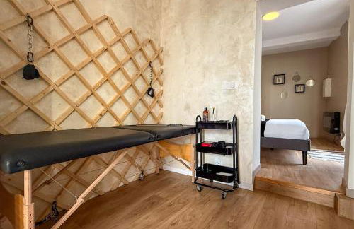 T2 en centre-ville d'Illiers-Combray - parking- lit king size - terrasse - Foto 6