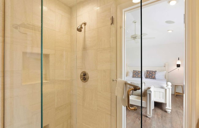 Shoreline by Avantstay Spectacular Beachfront Home w/ Fire Pit, Spa & Pool Table - Foto 37