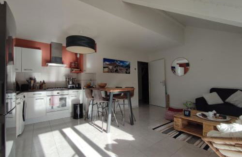 Appartement plein centre village, vue montagnes, proximité immédiate lac - Foto 9