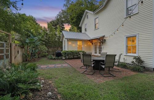 Secret Garden Hideaway l Walk to DNTN l Sleeps 8 - Foto 1