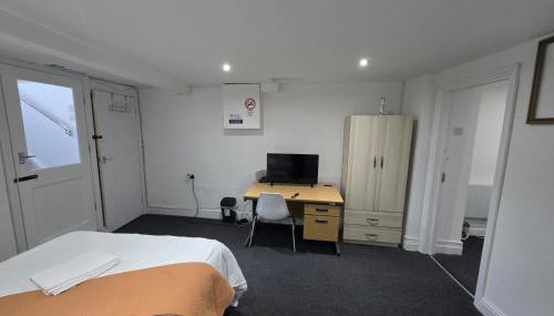 Spacious 3-Bedroom Apartment Near Stratford, 1 Minute From Train Station - Foto 3