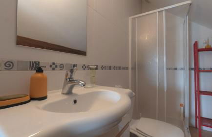 Large, converted farmhouse with pool - Foto 8