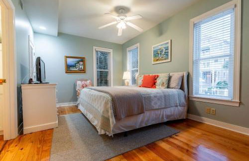 Centennial Coast Cottage - with Heated pool - Foto 34