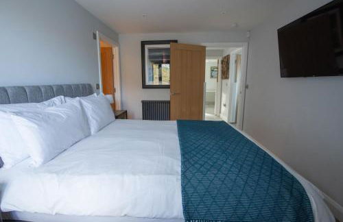 UPPER BEACH HOUSE - Photo 27