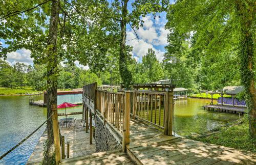 Waterfront Sparta Gem with Fire Pit and Kayak! - Foto 29