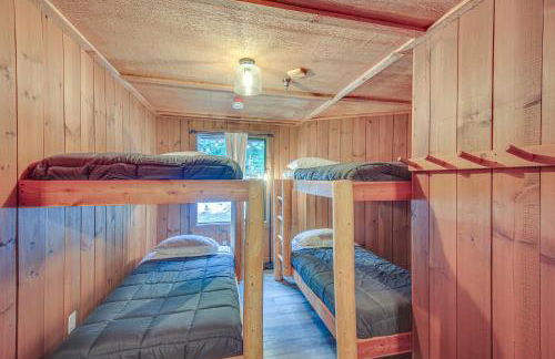 Bonners Ferry Cabin with Wraparound Deck and Views! - Foto 19