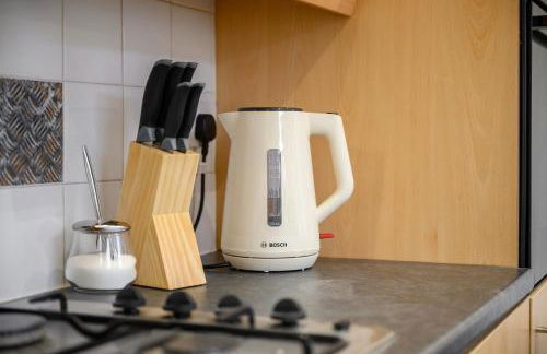 Cosy well-connected 3-bed house - Photo 9