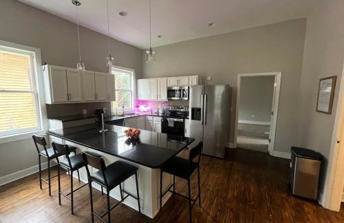 Enjoy Peace of Mind with a Modern Touch of Class - Foto 22