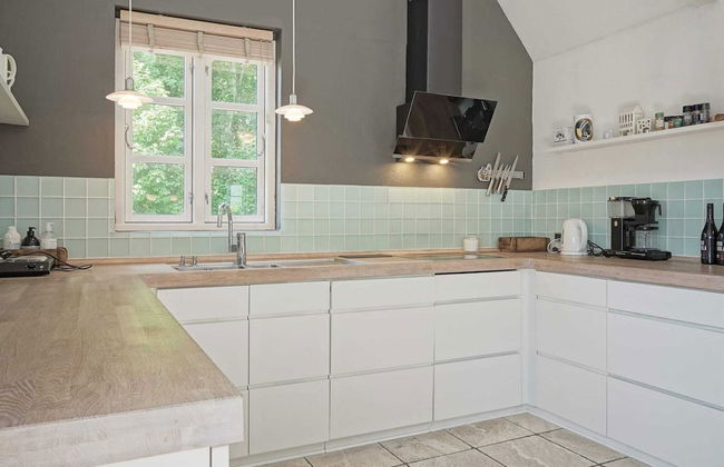 8 Person Holiday Home in Ronne - Photo 16