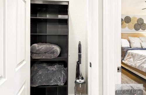 Boho Revival Modern Glam with AC in Downtown Albany - Foto 29