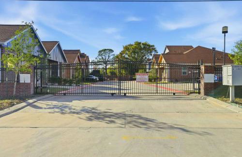 O30B Southwest Houston 2BR King Beds Pet Friendly Townhome - Foto 20