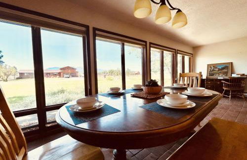 Family Home with Mountain Views! - Foto 14