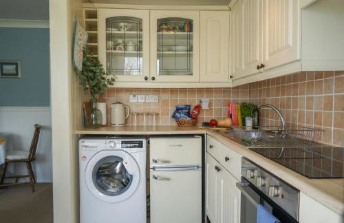 South Devon - River Dart Views - Free Parking - Pet Friendly - Photo 2