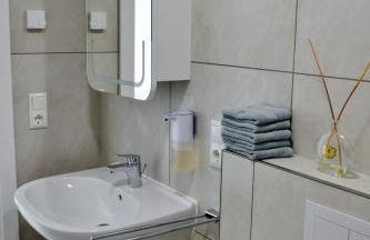 KomfortPlus modernes Premium Apartment - ruhig schlafen, zentral wohnen - Photo 19