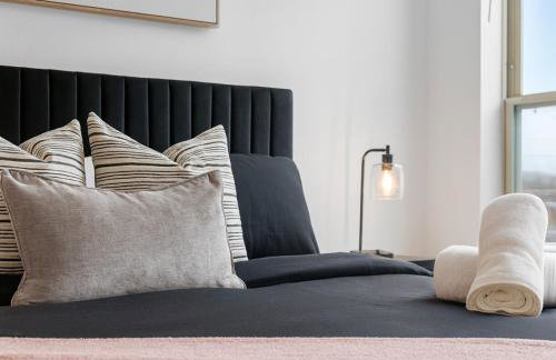 Luxury 2BR Steps from Railroad Park - Foto 15