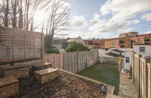 Spacious 3 Bedroom Home with PS5 and Pool Table Near O2 Arena Canary Wharf and Elizabeth Line to Central London - Foto 28