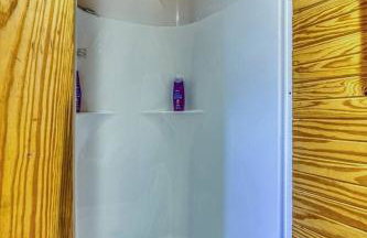 Gorgeous Tiny House with Indoor and Outdoor Lounging Space in Alabama - Foto 5