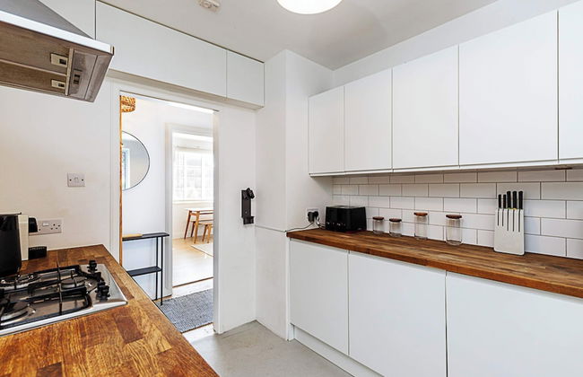 1930's Period Property in Leafy Suburb - Foto 8