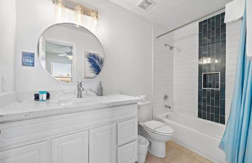 Beach Cottage with Soaking Pool and Outdoor Oasis - Foto 16