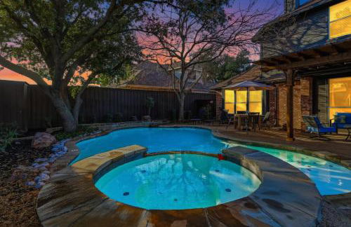 Luxury Backyard Pool & Patio Oasis 4-BD - Foto 42