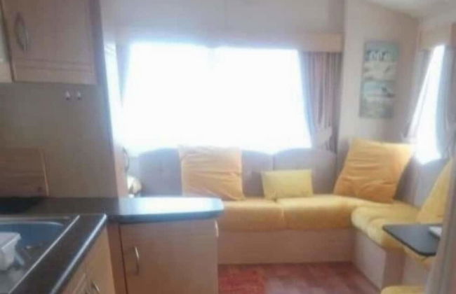 Remarkable Caravan in Abergele Towyn - Foto 8