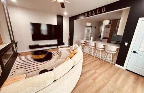 Downtown Cincinnati Boutique at Newport 3BR with 100in Cinema TV - Foto 1