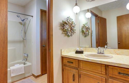 Cozy Georgia Getaway with Deck, Grill and Fire Pit! - Foto 13