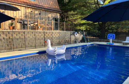 Secluded with Hot tub, Pool table, Arcade, Fishing andTheater Room - Photo 2