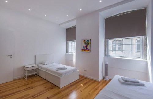 Central Lisbon Flat by Pink St - Photo 33