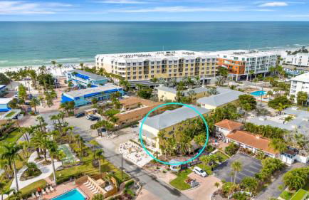 2BR Beach Club – Heated Pool, Hot Tub & Beach - Foto 1