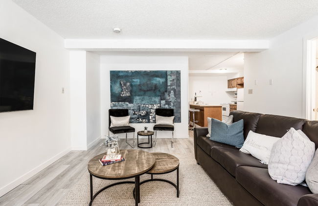 Fully RENOVATED Studio | Ski In/Out: Closest Condo to Lift | Pool & Hot Tubs - Photo 11