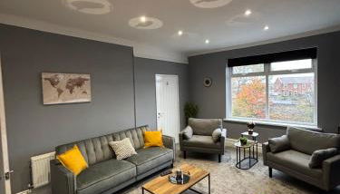 Affordable Luxury 2 Stunning apartment Sunderland close to City centre hospital Crown Works Studio and Nissan - Foto 3
