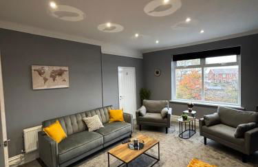 Affordable Luxury 2 Stunning apartment Sunderland close to City centre hospital Crown Works Studio and Nissan - Foto 3
