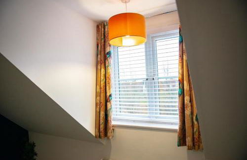 4-Bed, Sleeps 6, contractors welcome! - Foto 23