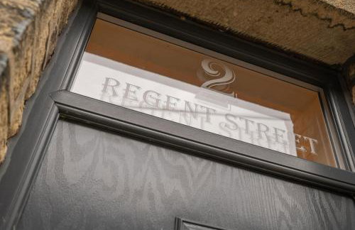 Sleeps 6 4 bedrooms 2 minute walk to the Square Hosted Happy Valley Cast - Photo 57