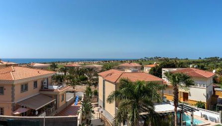 Villa, Private heated pool and jacuzzi . - Photo 5