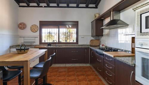 4 Bedroom Stunning Home In Guillena - Foto 5